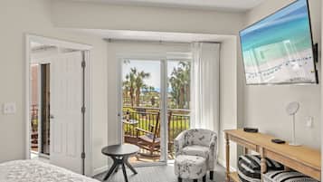 2 bedrooms, in-room safe, iron/ironing board, free WiFi