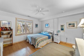 5 bedrooms, Internet, bed sheets - 1781 - Brownie's Retreat, 53 Yards to Beach! Oceanside w/ Private Hot Tub (Corolla)