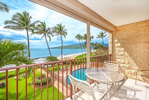 KBR #302 - 2 Bedroom/2 Bath Ocean Front Upgraded Condo on Sugar Beach!