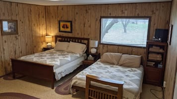 3 bedrooms, iron/ironing board, free WiFi, bed sheets