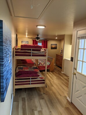 3 chambres, fer et planche Ă repasser, Wi-Fi gratuit, draps fournis