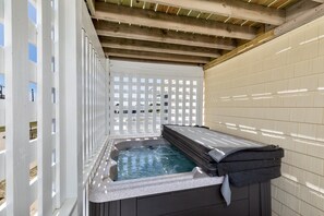 Indoor spa tub