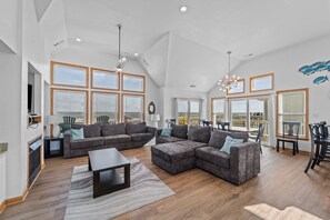 TV - 5703- The Fritz Carlton, | Oceanfront | Nags Head | Sleeps 14 (Nags Head)