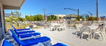 Walk to the beach, boardwalk and shopping! Pool on site, great location!