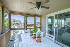 Outdoor dining - 3678 - Easterduck, 4 bedroom home a short bike ride or walk away from everything in Duck (Duck)