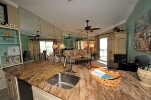 TV, DVD player - Living the dream on the Emerald Coast! Snowbird availability! Contact for rates. (Destin)