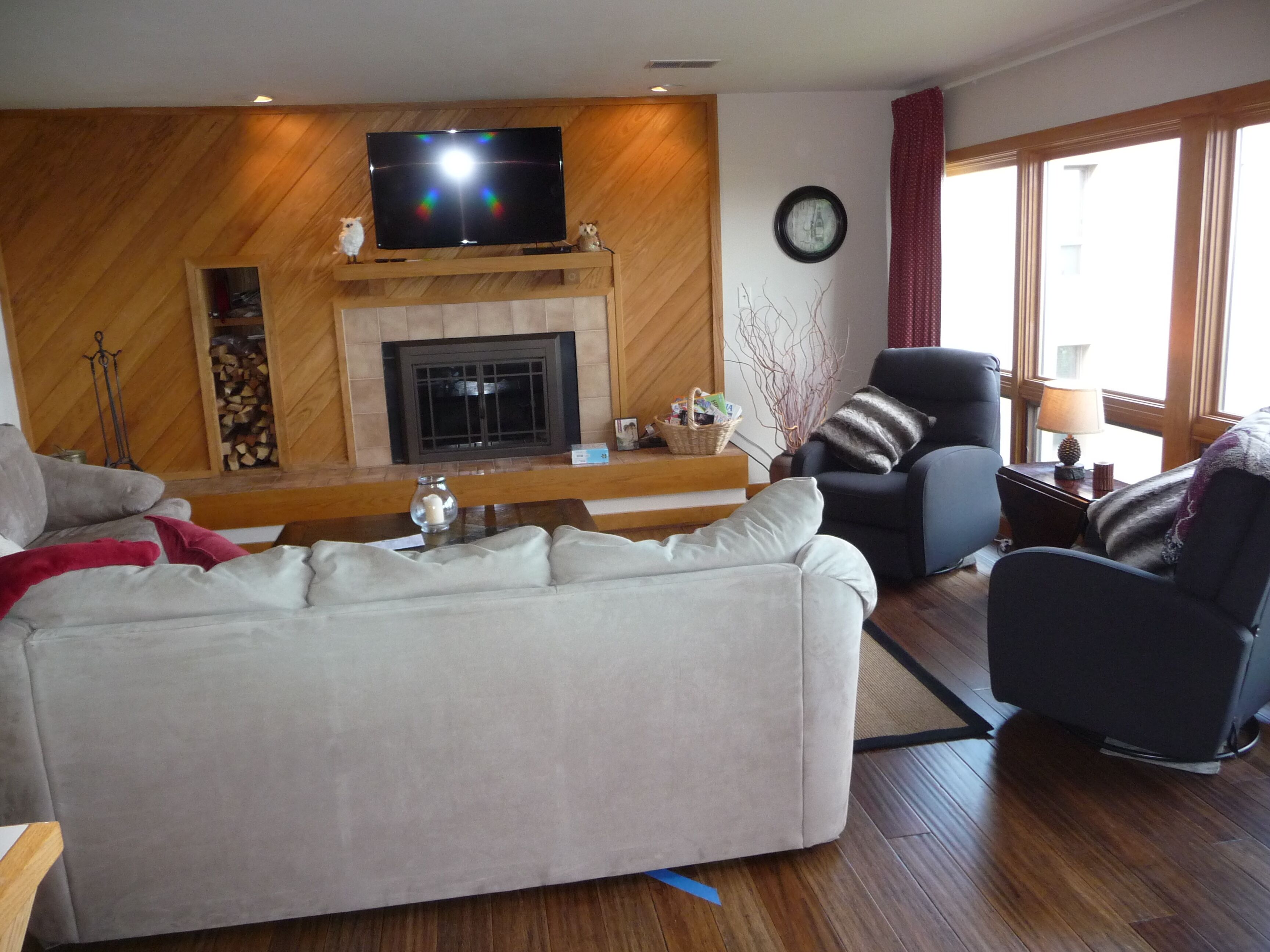 2 Bdrm Condo - Mountain Views, Great for Skiing & Pet Friendly