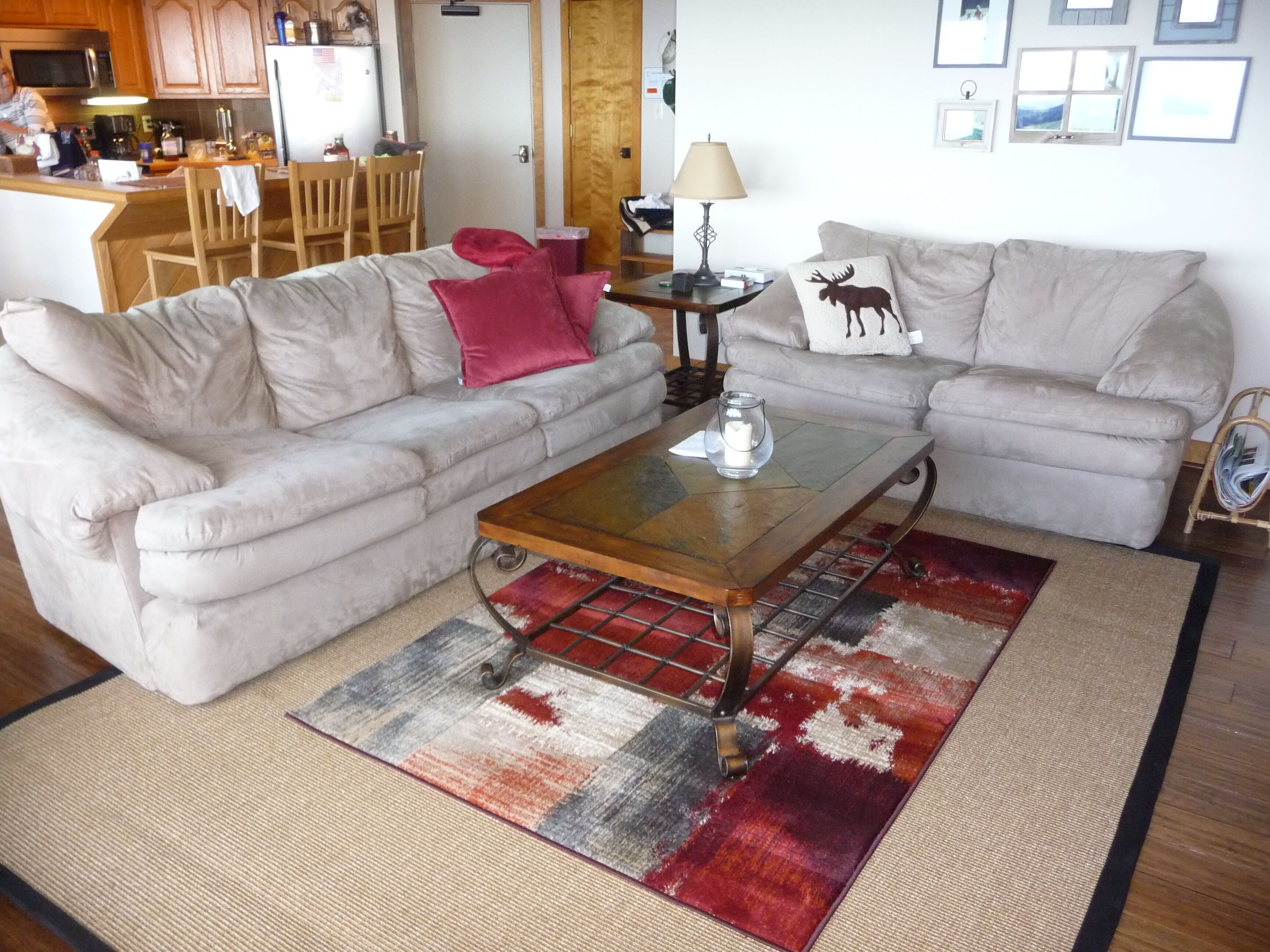 2 Bdrm Condo - Mountain Views, Great for Skiing & Pet Friendly