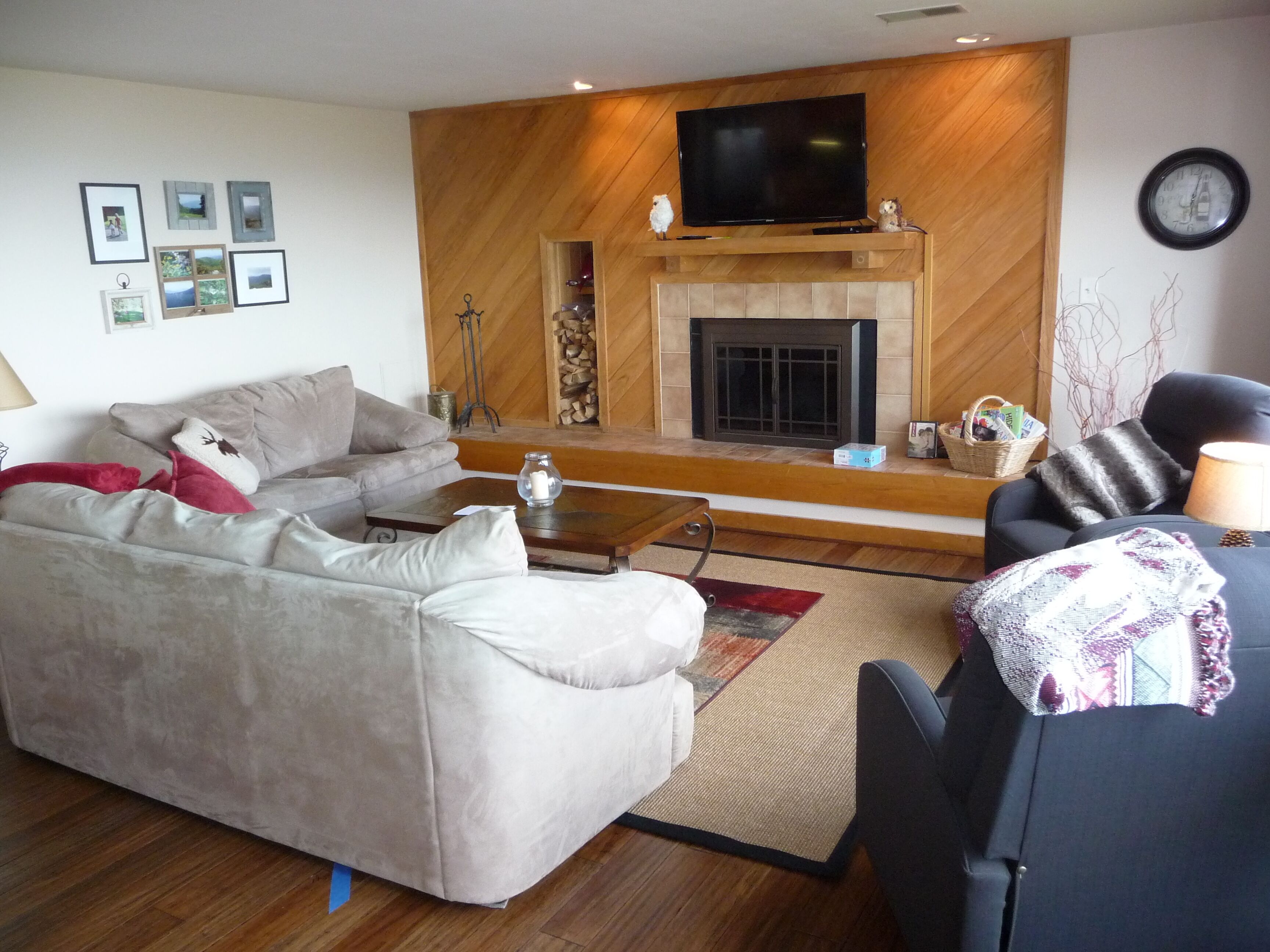 2 Bdrm Condo - Mountain Views, Great for Skiing & Pet Friendly