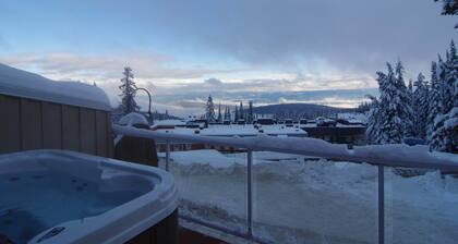 A Loft Above, Ski in/out, 3 Lofts, Private Hot Tub