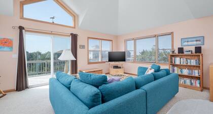 Classic Frisco Beach Box Just Yards Away from the Beach!