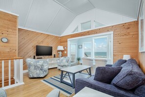 TV, lettore DVD, impianto stereo