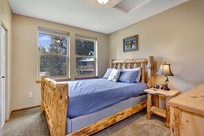 3 bedrooms, desk, iron/ironing board, travel crib