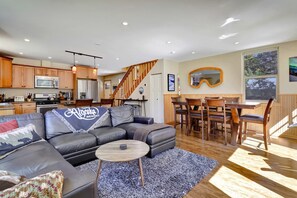 Smart TV, DVD player, video library, stereo