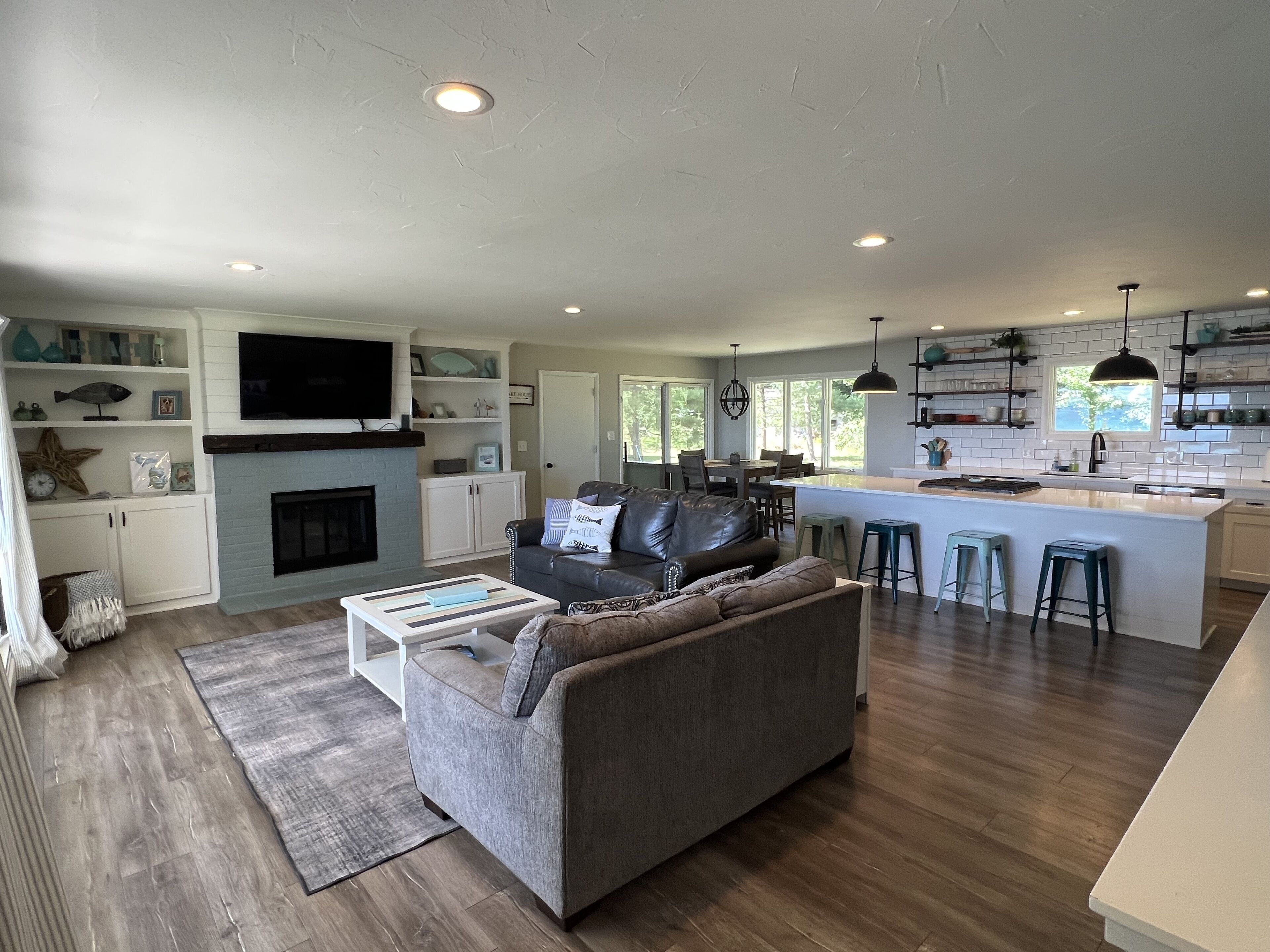 Majestic Views of West Bay and OMP. Remodeled Waterfront Home. Awesome Location.