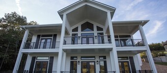 Waterfront, kayaks, dock in old kinderhook golf resort