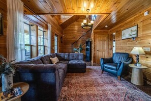 Una Smart TV, una chimenea