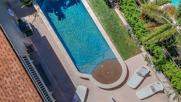 Outdoor pool, a heated pool