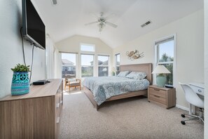 6 多间卧室、免费 WiFi、床单