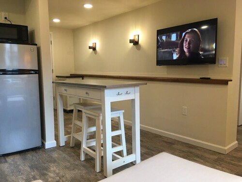 In the heart of the Marina District- walking distance to local transportation