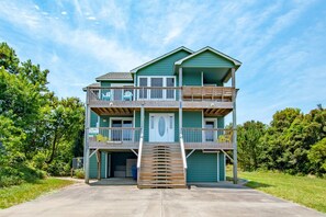 Exterior - 3215 - Papa Duck, Spacious 6 br home with pretty water view and an elevator for easy access (Duck)