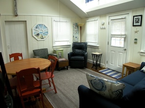 Smart TV, DVD player, books, stereo