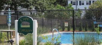 Peaceful 2 Bdrm Cottage WiFi A/C Ingrd Pool & Walk To Beach!