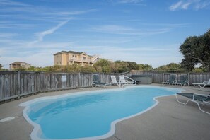 Pool - 1484 - Beachin' It, Oceanside OBX Beach House w/Private Pool. Family Fun! (Corolla)