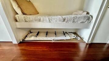 1 Schlafzimmer, Bügeleisen/Bügelbrett, kostenloses WLAN, Bettwäsche