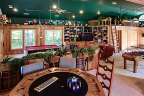 Games room - Hidden Hollow Farm - Pool; Game Rm; Sleeps 26, 45 min. to DC, Weddings/Corporate (Warrenton)