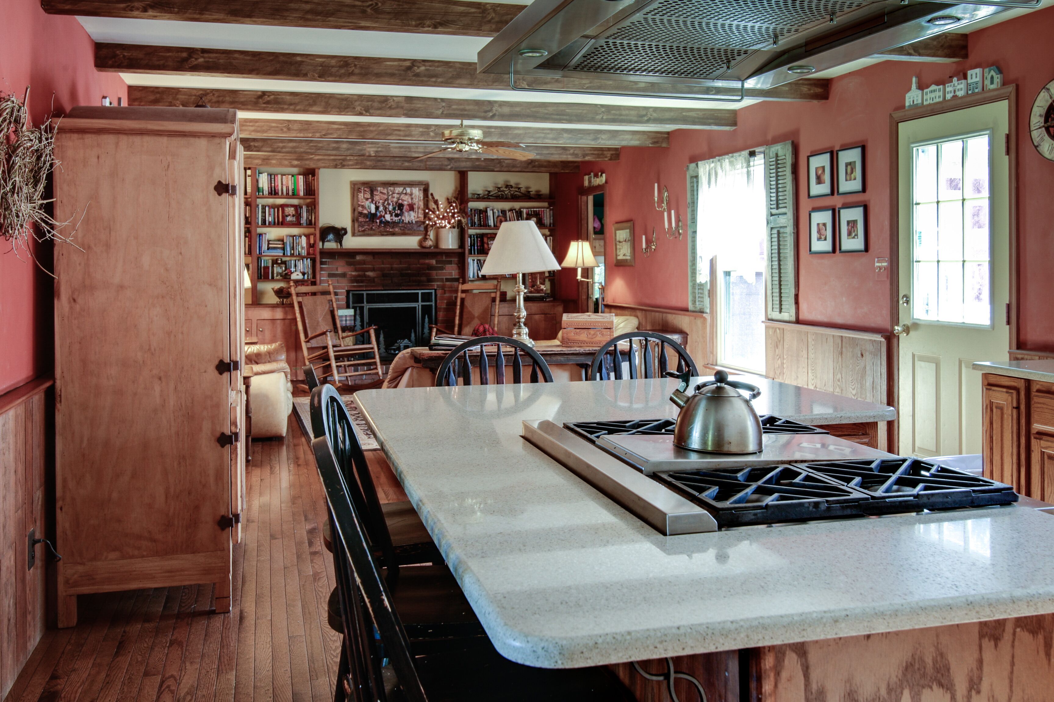 Hidden Hollow Farm - Pool; Game Rm; Sleeps 26, 55 min. to DC, Riverwalk & Trails