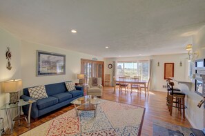 Télévision, cheminée