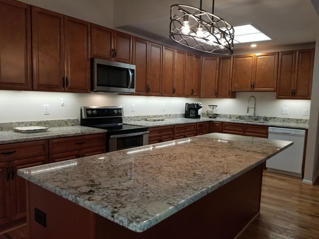 BIKINI BOTTOM 50 Steps to Beach! Super Spacious! Hot August Specials!