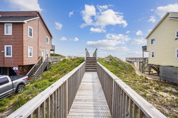 Property grounds - 5765 - Green Heron | Oceanfront | South Nags Head | Sleeps 20 (Nags Head)