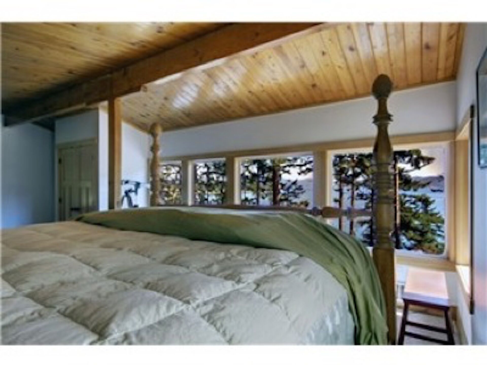 Fall colors and harvest fully surrounds us here on this bountiful Island!