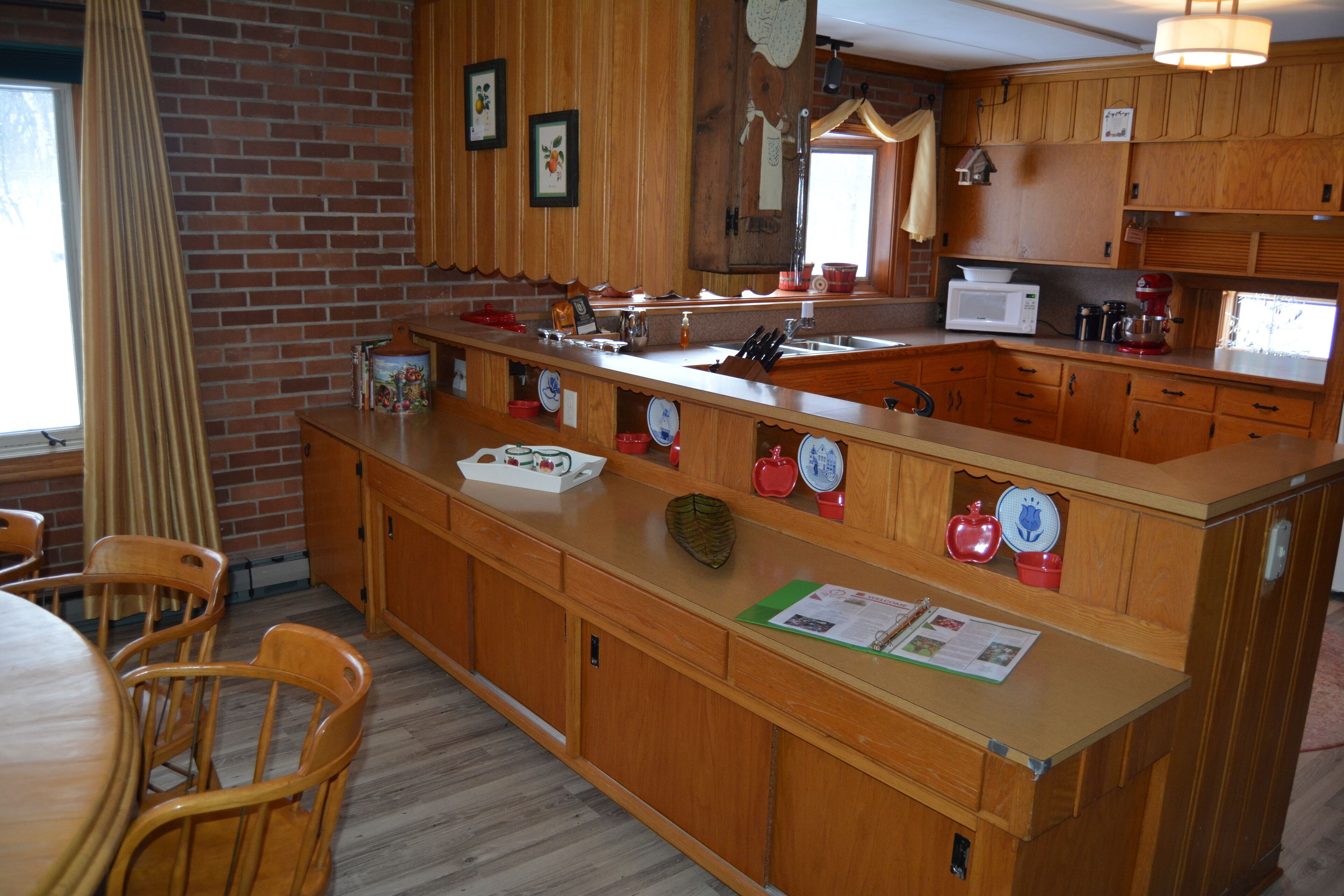 A-Peeling Acres Orchard, relax on a small working orchard