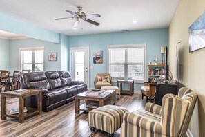 Smart-TV, DVD-Player, Bücher