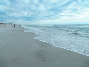 靠近海滩