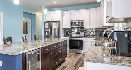 Upouusi 5 Br 5Ba Carolina Beachin sydämessä!