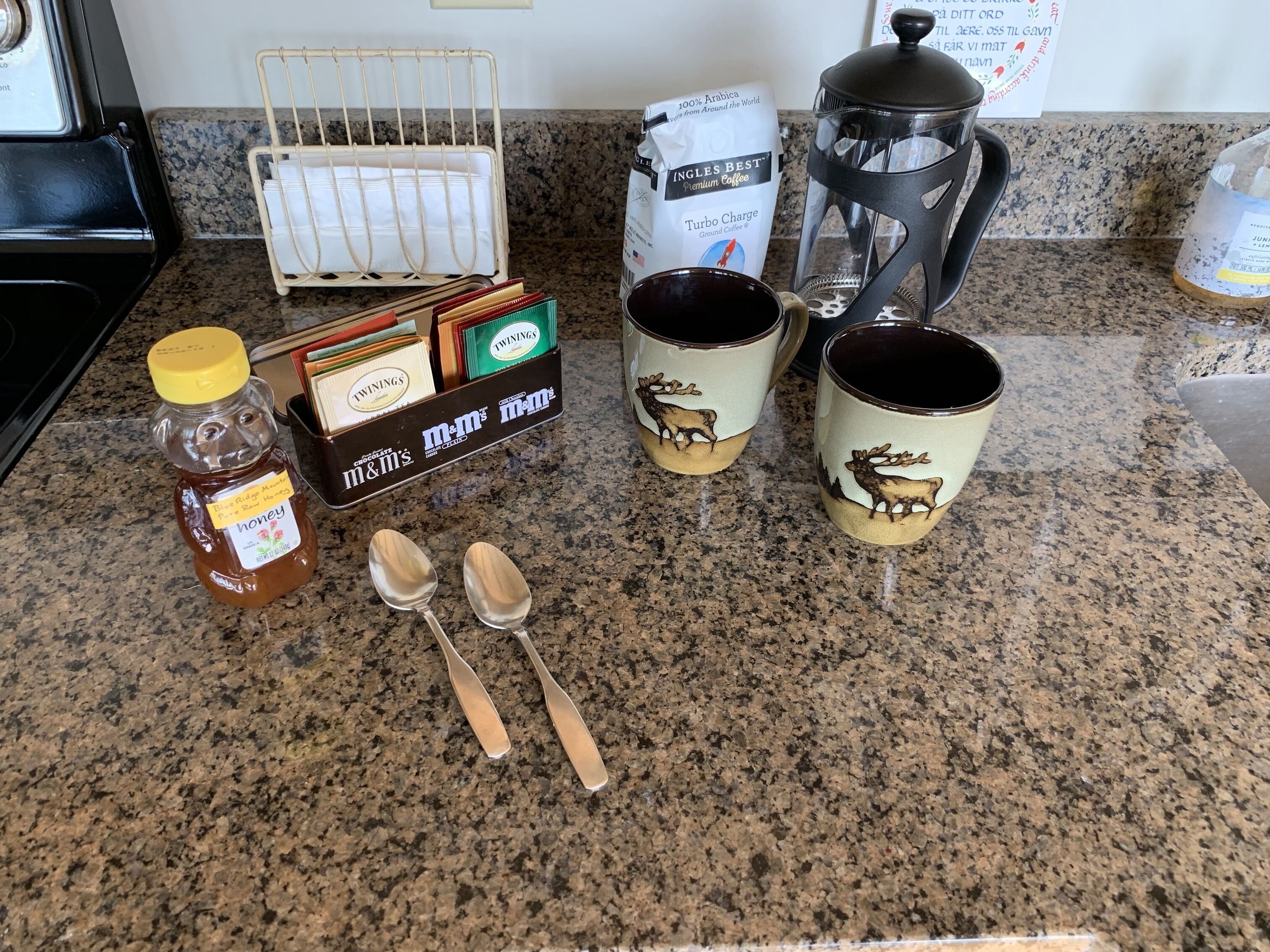 ARTSY MOUNTAIN VIEW LOFT