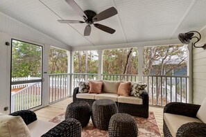 TV, fireplace, DVD player, offices - 4 FREE bikes, Community Pools, Tennis-Beach Chairs (Santa Rosa Beach)