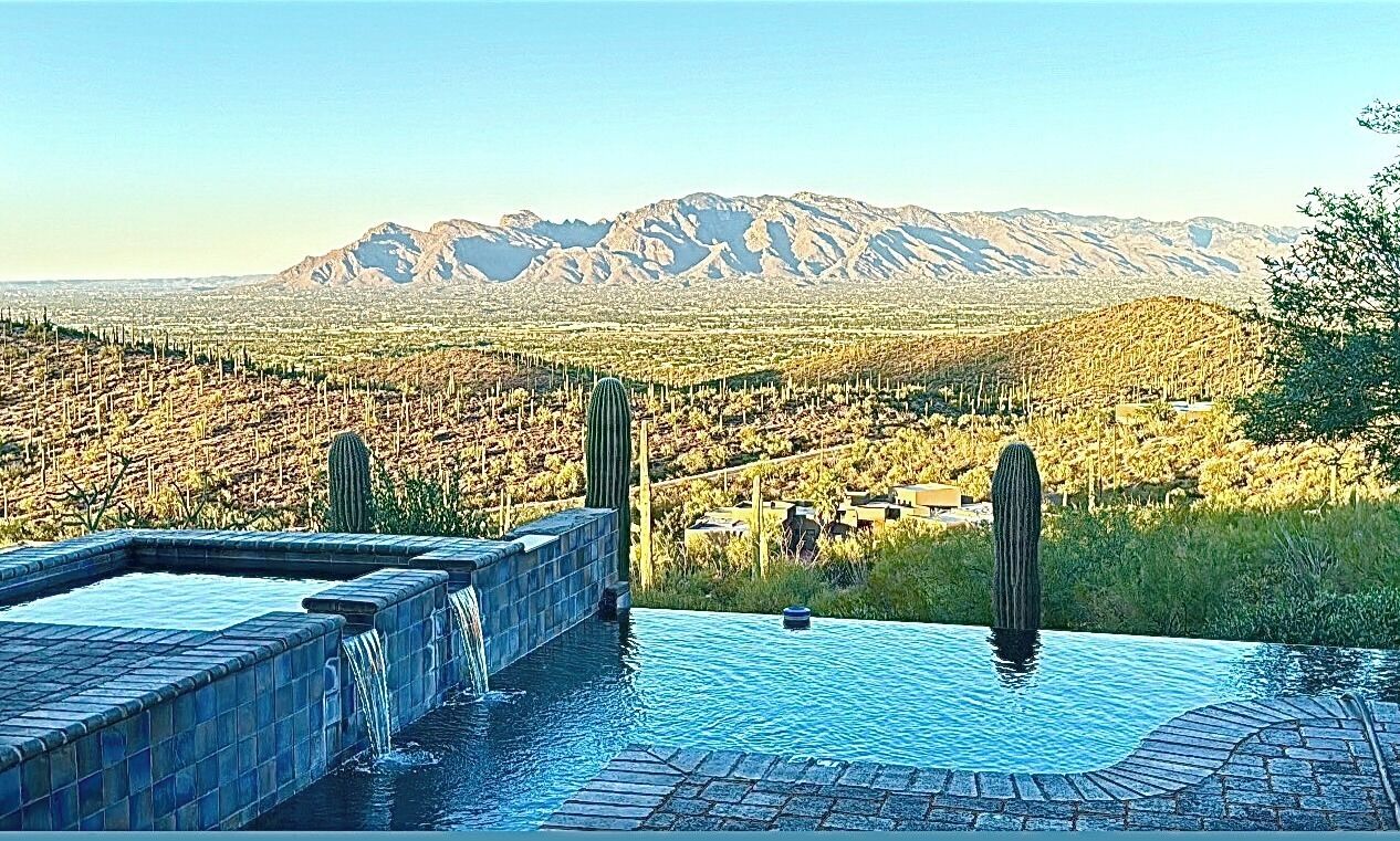 Outdoor pool, an infinity pool