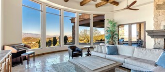 Villa de lujo con piscina infinita climatizada y spa cerca del club de golf Starr Pass