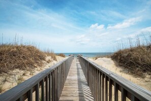 On the beach - 5757 - Atlantis @ South Beach | Oceanfront | South Nags Head | Sleeps 20 (Nags Head)