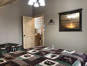 4 bedrooms, iron/ironing board, free WiFi, bed sheets