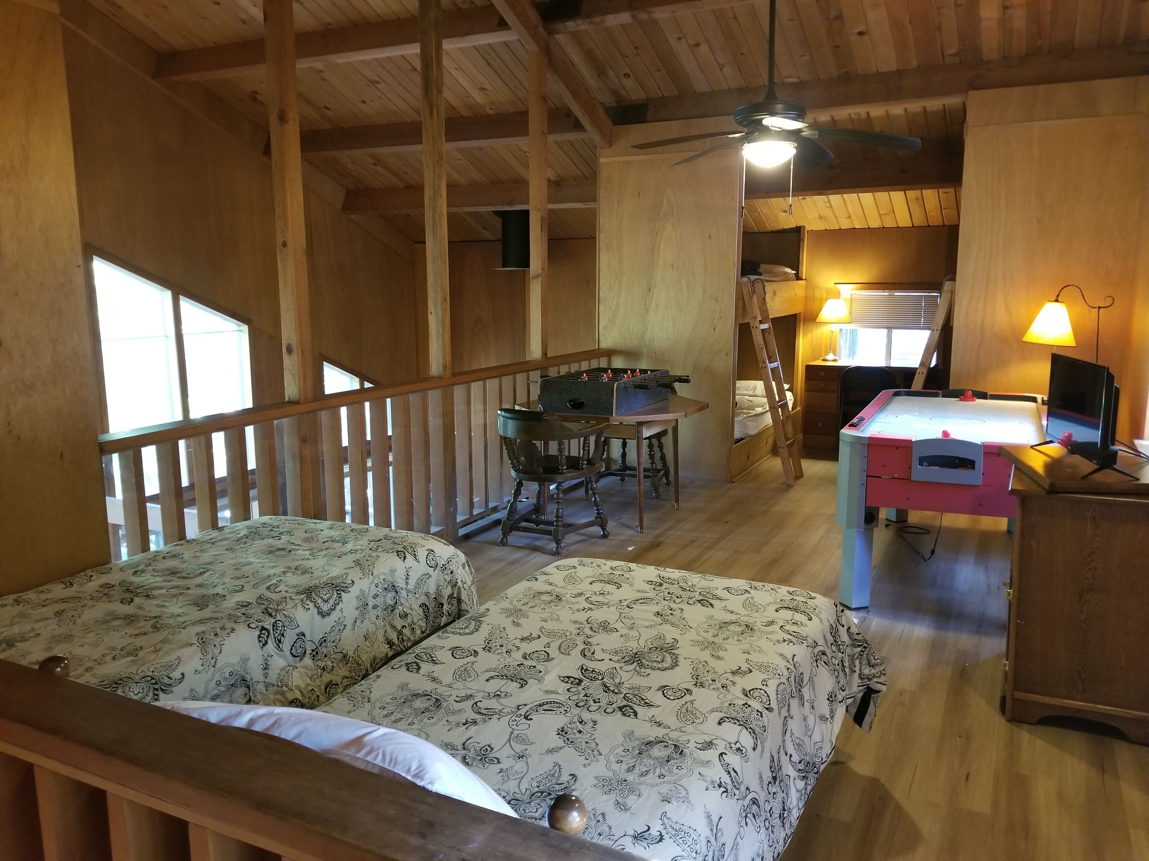 3 bedrooms, bed sheets