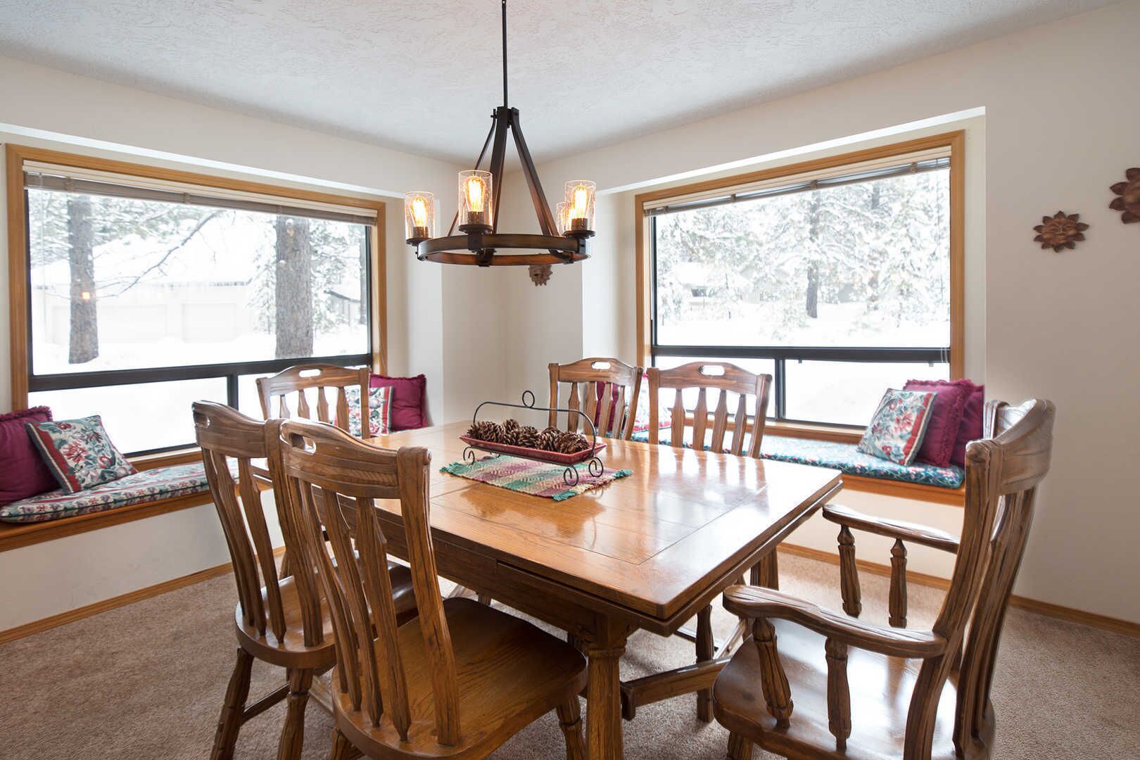 5 Lark-Sunriver, Oregon: Hot Tub, A/C, BBQ, WiFi, SHARC Aquatics, Tubing Hill, Mt. Bachelor, Golf, Deschutes River, Tennis, Bike Paths
