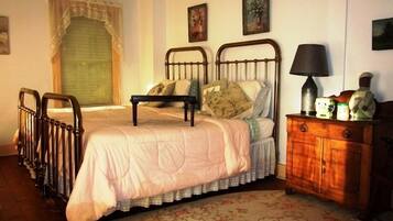 5 bedrooms, desk, iron/ironing board, free WiFi