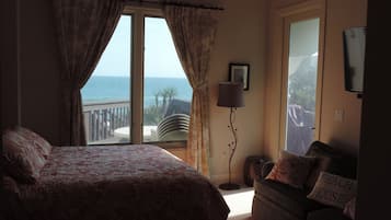 5 bedrooms, iron/ironing board, travel crib, free WiFi