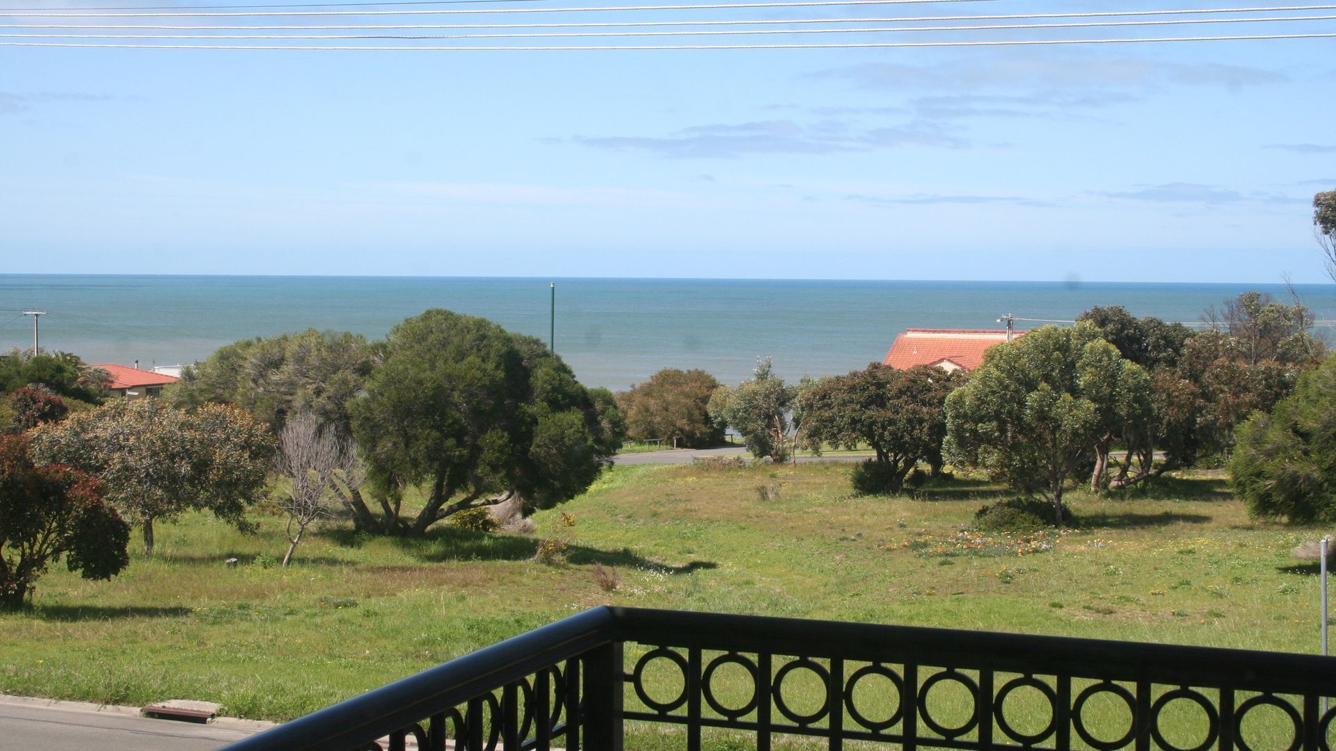 Relax and Unwind by the Sea at South Coast Villa (Hayborough) — image 14